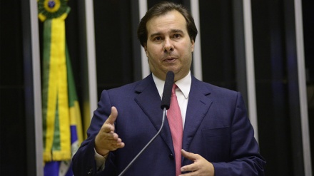 Rodrigo Maia pretende votar Lei da Terceirização na terça-feira