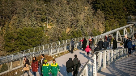 Foto: ponte Tabiat a Teheran- 1