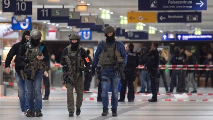 Napad sjekirom na stanici u Njemačkoj, više osoba povrijeđeno