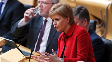 Scottish Parliament defies UK and backs independence referendum