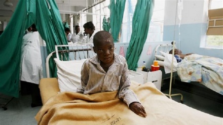 Zimbabwe state doctors end crippling strike on 'compassionate grounds'
