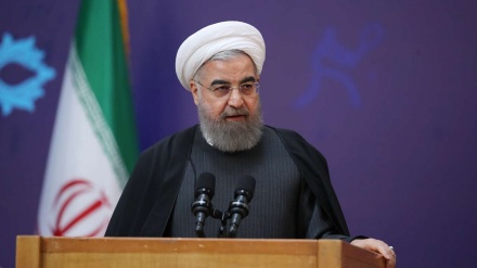 イラン大統領、「イスラム式ヘジャーブを着用した女性のスポーツ界進出は名誉あるもの」