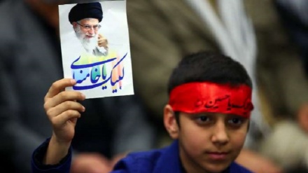 İmom Xomeyni(r) Huseyniyyədə Fatimiyyə əzodorəti məclison dıminə şəv