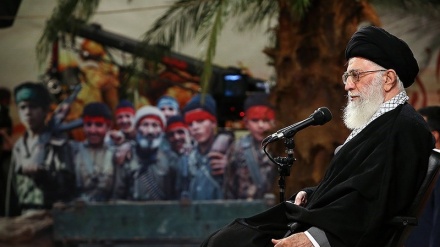 Puntos de vista del Líder de la RII (reunión con un grupo de funcionarios encargados de los viajes de peregrinación “Rahian-e- Nour”)