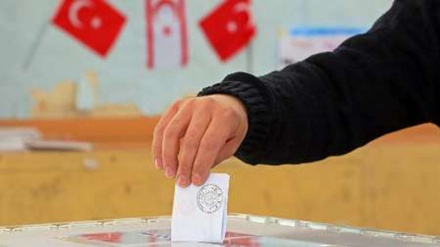 Türkiye'de Anayasa referandum oylaması başladı