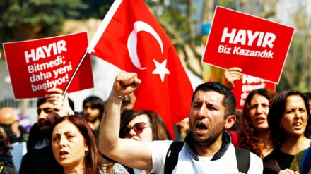 İstanbul'da referandum sonuçları protesto edildi 