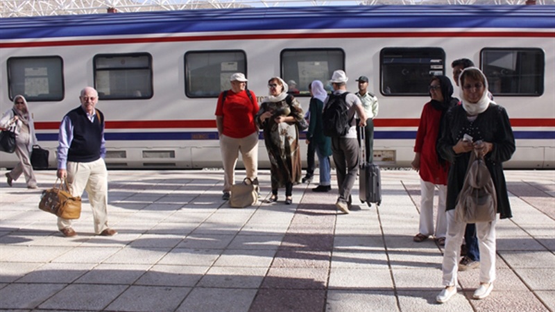  ورود قطار گردشگران خارجی به اصفهان