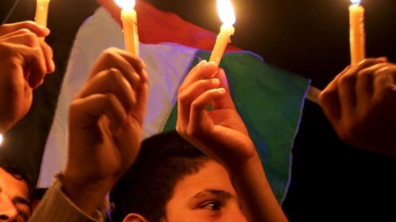 加沙地带居民举行示威活动谴责阿巴斯采取的封锁和政策