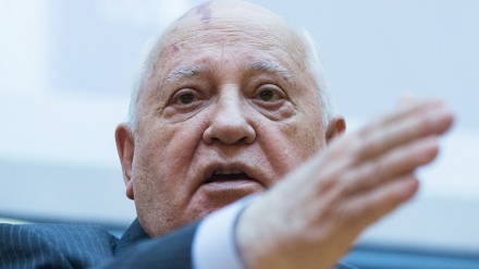 शीत युद्ध की निशानियां दिख रही हैं-गोरबाचेफ़