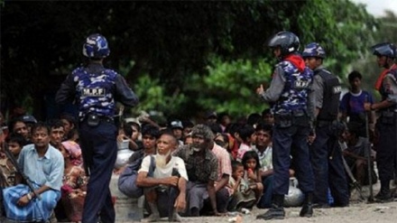 रोहिंग्या मुसलमानों पर किए जाने वाले अत्याचारों और भेदभाव।