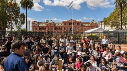 Teachers continue protests in Argentina