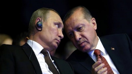 Putin da Rússia felicita Erdogan pelo resultado do referendo