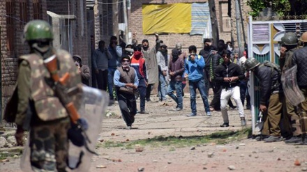 Indian police arrest 3 over heckling paramilitary troops in Kashmir