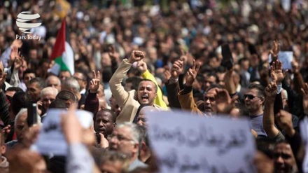 Filistinliler Abbas  karşıtı gösteri yaptı