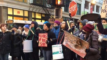 米・シカゴで銃などの武器による暴力停止を訴えるデモ実施