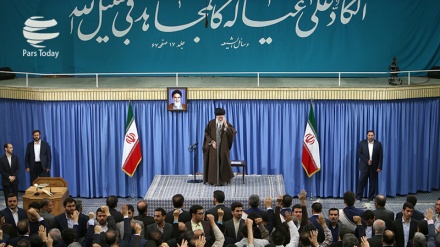 Iran : Jagoran Juyin Islama Ya Gana Da Ma'aikata