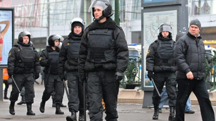 Кўча -намойишларни бостириш учун Россия полицияси шай ҳолатига келтирилди