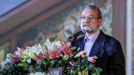 Larijani: Inafedhehesha nchi za Kiislamu kuafikiana na utawala wa Kizayuni na Marekani kuwaua Waislamu