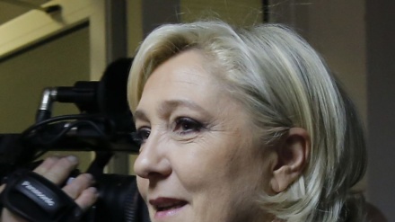 Le Pen nega papel francês na deportação de judeus