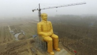 Divovske skulpture u Kini
