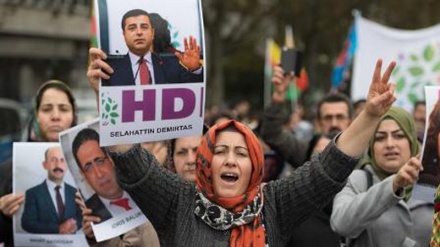 HDP milletvekilleri Nursel Aydoğan ve Meral Danış Beştaş tahliye edildi