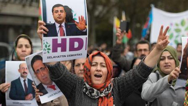 HDP milletvekilleri Nursel Aydoğan ve Meral Danış Beştaş tahliye edildi