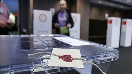 Francia: affluenza alle urne in calo, pari al 17,7%