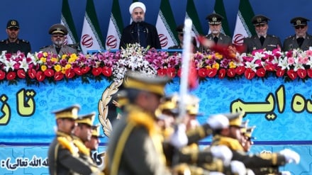 Оғози маросими рӯзи артиш бо ҳузури раисҷумҳури исломии Эрон

