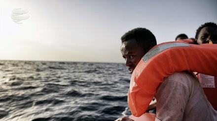 Guarda costeira da Líbia intercepta mais de 900 refugiados no Mar Mediterrâneo