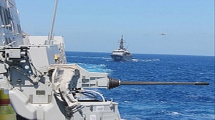 Italia: Marina militare, Nave Carabiniere in sosta in Bahrein