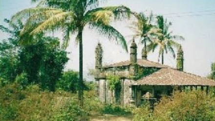 Jeshi la Myanmar Labomoa Msikiti wa Kihistoria