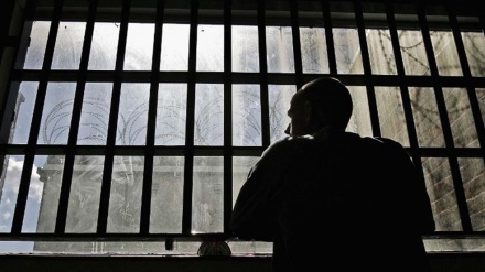 アメリカで、黒人９名を殺害した白人青年に終身刑