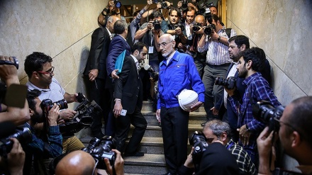 (GALLERY) Iran: al via registrazione dei candidati presidenziali