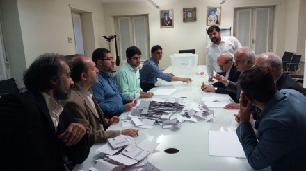 Iran: Auszählung der Stimmzettel läuft