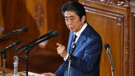 日本で憲法改正を巡る世論調査、賛否が拮抗