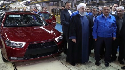 Ruhani: Industria e prodhimit të makinave në Iran do të hyjë në konkurrencën botërore