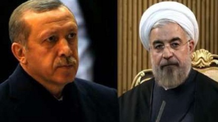 Os presidentes do Irã e da Turquia discutem o referendo da independência curda