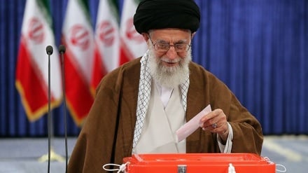 رهبر معظم انقلاب ساعت ۷ صبح فردا 28خرداد 1400رای می‌دهند