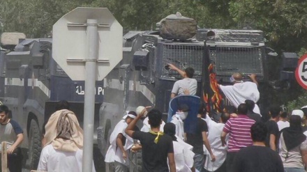 Os Bahreinianos continuam protestos em desafio ao alerta do regime