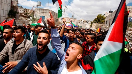 Soldados israelenses atacaram centenas de palestinos