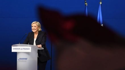 Le Pen acusada de plagiar François Fillon. Vídeo mostra semelhanças