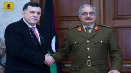 Libia: Macron invita Sarraj e Haftar