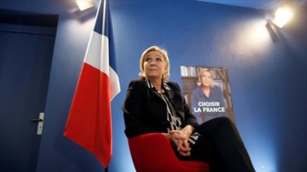 Le Pen: “distruggere l’UE dall’interno”