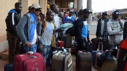 Migranti: piano Ue su centri di sbarco