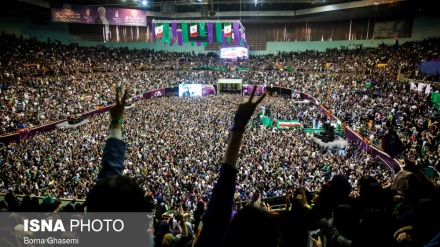 (FOTO) Presidenziali Iran, grande raduno dei sostenitori del presidente  Rohani -1