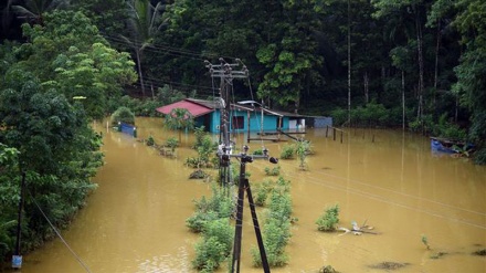 Mudslides, floods kill over 200 in Sri Lanka