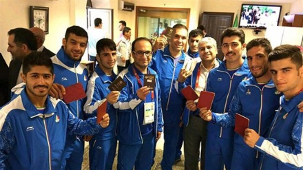 Iranian athletes cast their ballots in presidential election (Photos)