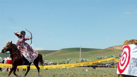 イラン北西部・東アーザルバイジャーン州で、遊牧民スポーツフェスタが開催（画像）