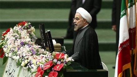 イラン大統領の宣誓式が８月６日に実施
