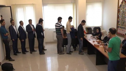 Fotos: Pueblo iraní participa en las presidenciales